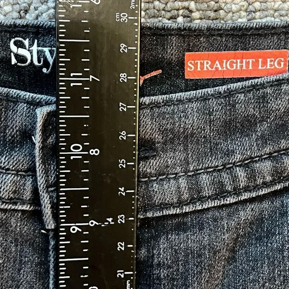 Style &‎ Co Women’s Size 12 Straight Leg Hip Hugger Jeans Black Faded Denim